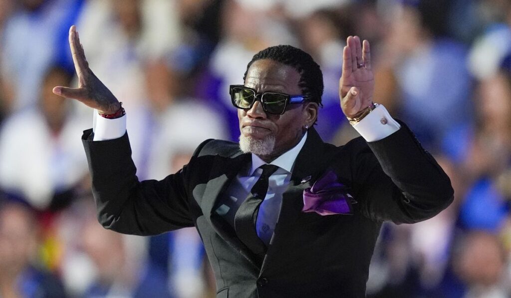 D.L. Hughley calls White House UFC crowd ‘racists’ in social media tirade