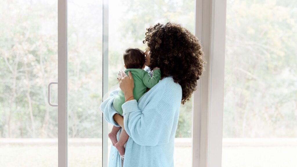 Coping With Isolation and Loneliness When You Have Postpartum Depression: 5 Tips