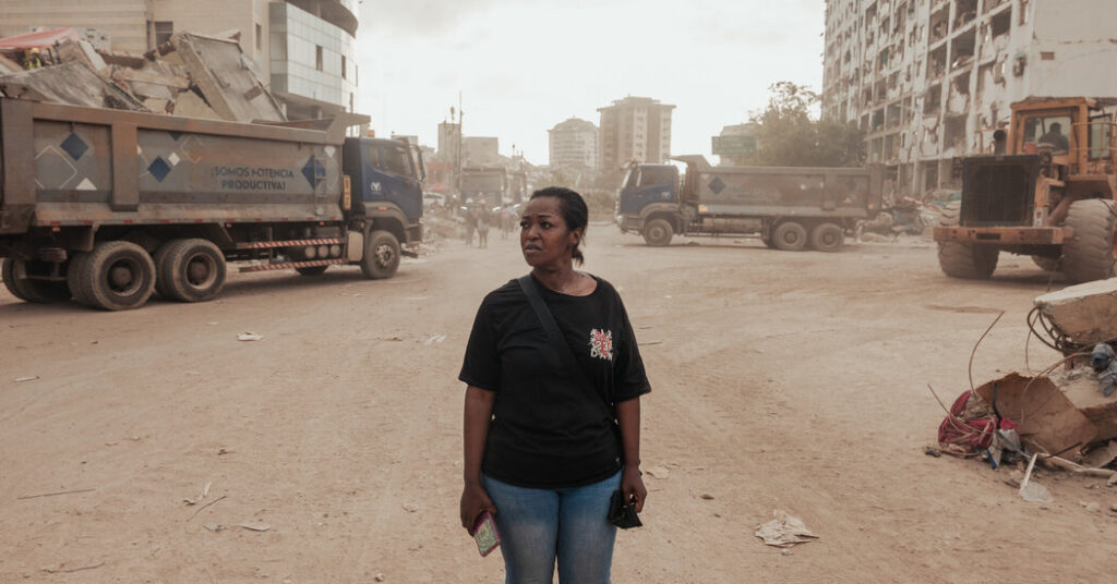 Sifting Through Venezuela Earthquakes’ Rubble, and the Ashes of a Revolution